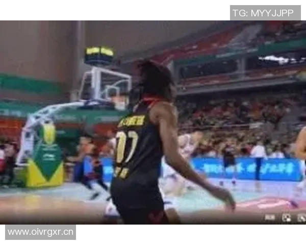 特奎维恩史密斯砍下41分10篮板媒体人称其为归化新星太吸引人